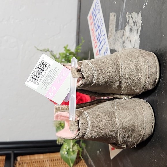 CARTERS Crib Shoes Soft Boots With Bow Detail 6-9 Months - Picture 7 of 9